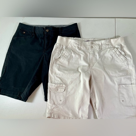Multiples Pants - 2 pair size 10 shorts for women- Lee Natural Fit, Gloria Vanderbilt Cream Cargo